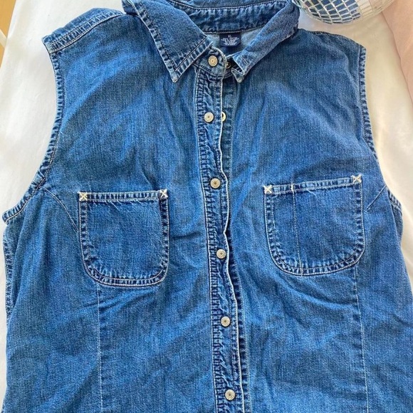 Gap Button up Size XL - Picture 2 of 7